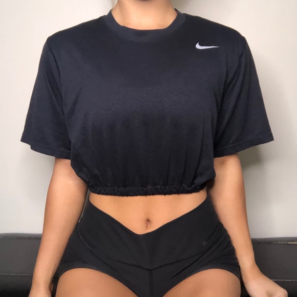 Nike Tops - NIKE CROP TOP